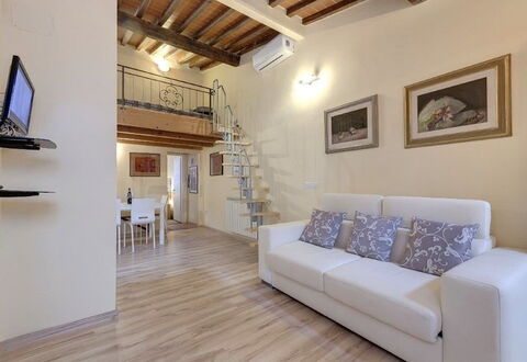 Residenza Monna Lisa: Eigendom, Kamer, Gebouw, Meubilair, Interieur Ontwerp, Verdieping, Onroerend Goed, Houten Vloer, Woonkamer, Huis