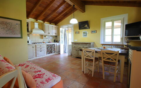 Villa San Rocco: Meubilair, Venster, Tafel, Hout, Interieur Ontwerp, Fotolijst, Gebouw, Flooring, Verdieping, Cabinetry