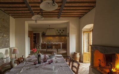 Giardino Proneta 4: Kamer, Eigendom, Woonkamer, Interieur Ontwerp, Gebouw, Haard, Plafond, Fireplace, Meubilair, Huis