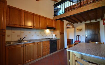 Appartamento Lavanda: Countertop, Eigendom, Keuken, Kamer, Cabinetry, Meubilair, Gebouw, Huis, Onroerend Goed, Interieur Ontwerp