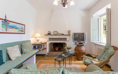 Dante 1: Kamer, Eigendom, Meubilair, Woonkamer, Interieur Ontwerp, Gebouw, Huis, Onroerend Goed, Fireplace, Muur