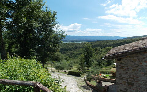 Villa Latera: Eigendom, Wildernis, Lucht, Berg, Boom, Huis, Landschap, Verblijf, Landelijk Gebied, Vakantie