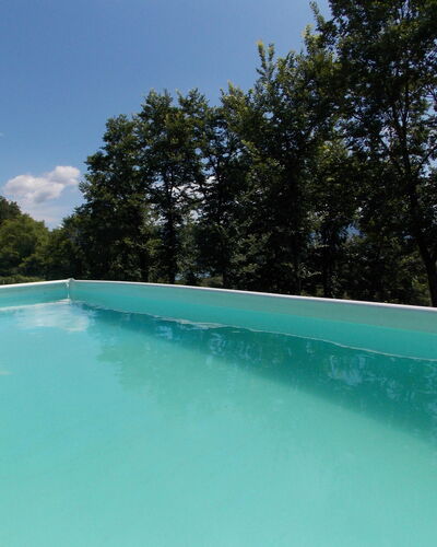 Villa Latera: Zwembad, Blauw, Eigendom, Water, Watervoorraden, Azure, Vakantie, Vrije Tijd, Boom, Onroerend Goed