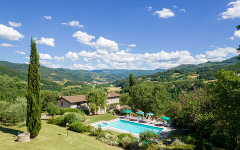 Podere Schignano: Wolk, Lucht, Fabriek, Gebouw, Plantengemeenschap, Water, Natuur, Natuurlijk Landschap, Azure, Boom