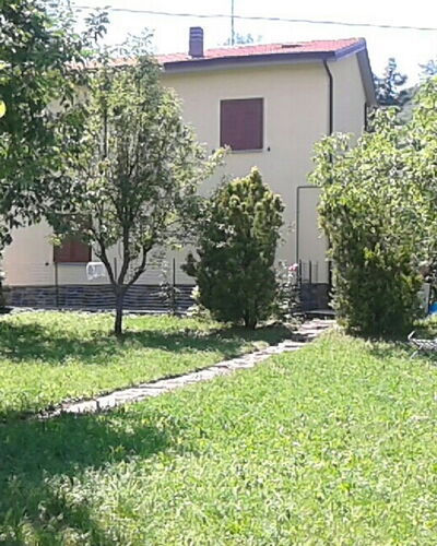 Appartamento Porretta Terme: Eigendom, Werf, Huis, Backyard, Onroerend Goed, Huis, Land Lot, Gazon, Boom, Gras