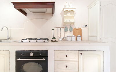 Apartment 4: Cabinetry, Eigendom, Wasruimte, Countertop, Lade, Hout, Interieur Ontwerp, Keuken, Verdieping