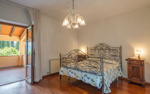 Villa Santa Maria: Slaapkamer, Bed, Meubilair, Kamer, Eigendom, Bed Frame, Verdieping, Plafond, Laken, Interieur Ontwerp