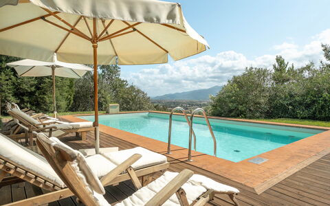 Il Vignale: Zwembad, Toevlucht, Meubilair, Eco Hotel, Buitenmeubels, Stoel, Hotel, Villa, Schaduw, Ligstoel