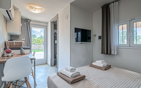 Trulli Itaka: Eigendom, Kamer, Meubilair, Interieur Ontwerp, Gebouw, Slaapkamer, Huis, Onroerend Goed, Verdieping, Huis