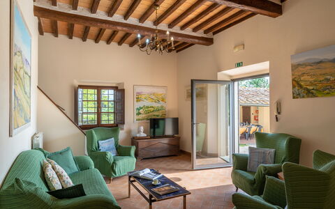 Villa La Collina: Eigendom, Meubilair, Bankstel, Groen, Interieur Ontwerp, Hout, Verdieping, Woonkamer, Comfort, Venster