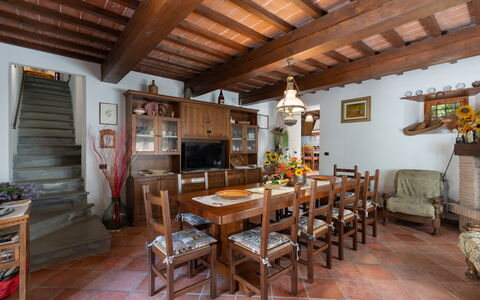 Casa Corella: Meubilair, Tafel, Hout, Interieur Ontwerp, Stoel, Kamerplant, Verdieping, Huis, Woonkamer, Onroerend Goed