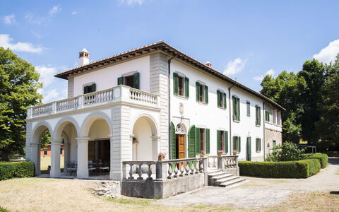 Villa Le Volte: Eigendom, Huis, Gebouw, Landgoed, Huis, Onroerend Goed, Architectuur, Herenhuis, Villa, Woongebied