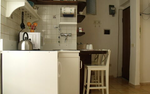 Studio Moremi': Gebouw, Cabinetry, Interieur Ontwerp, Verdieping, Flooring, Toestel Van De Keuken, Keuken, Hout, Gas, Tafel