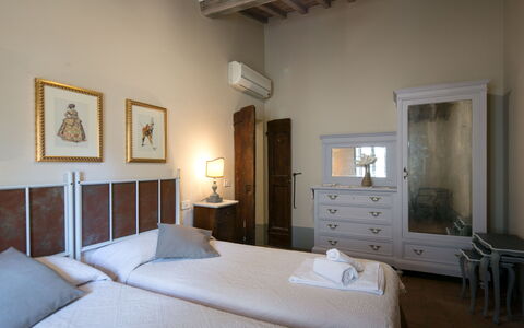 Case Sant'anna: Kamer, Slaapkamer, Eigendom, Meubilair, Bed, Gebouw, Interieur Ontwerp, Laken, Bed Frame, Huis