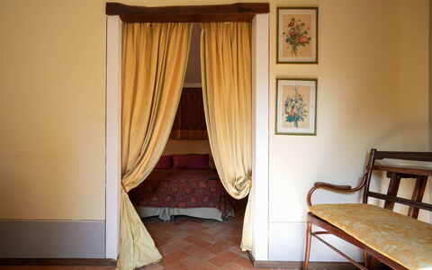 Agriturismo Il Molinello: Gebouw, Meubilair, Comfort, Hout, Huis, Gordijn, Venster, Flooring, Verdieping, Boom
