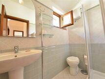 rocche-di-valiano-chianti-castelnuovo-berardenga-ortensia-bathroom