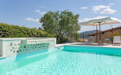 Agriturismo Dei Casali: Zwembad, Eigendom, Vrije Tijd, Toevlucht, Onroerend Goed, Gebouw, Huis, Vakantie, Villa, Recreatiecentrum