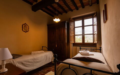 Collina dei Fiori: Kamer, Slaapkamer, Bed, Meubilair, Eigendom, Bed Frame, Gebouw, Interieur Ontwerp, Laken, Suite