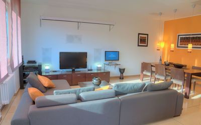 Vip Suite Apartment: Kamer, Eigendom, Meubilair, Woonkamer, Interieur Ontwerp, Gebouw, Verdieping, Huis, Onroerend Goed, Muur