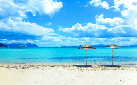 Golfo Aranci Ortensia Apartments: Lucht, Zwemwater, Strand, Zee, Oceaan, Blauw, Vakantie, Kust, Turkoois, Kust
