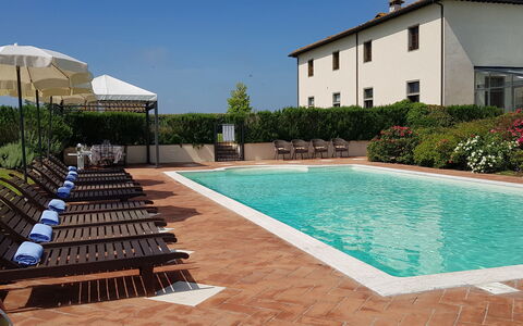 Villa Dei Michelangioli a Brolio: Zwembad, Eigendom, Gebouw, Huis, Onroerend Goed, Toevlucht, Villa, Huis, Vrije Tijd, Appartement