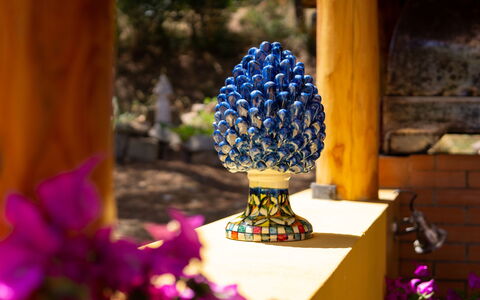 Terre Di Bea Cottage By The Sea Cefalu': Purper, Petal, Paars, Lavendel, Magenta, Majorelle Blue, Tuin, Eenjarige Plant, Fotografie Van Het Stilleven, Bloemdessin