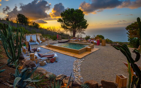 Terre Di Bea Cottage By The Sea Cefalu': Wolk, Lucht, Fabriek, Water, Dag, Natuur, Natuurlijk Landschap, Boom, Buitenmeubels, Zwemwater