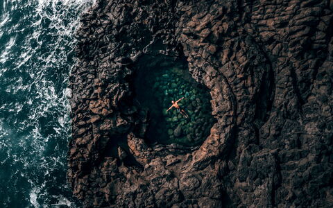 Terre Di Bea Cottage By The Sea Cefalu': Water, Bedrock, Elektrisch Blauw,  Felsen\, Bodem, Patroon, Wind Wave