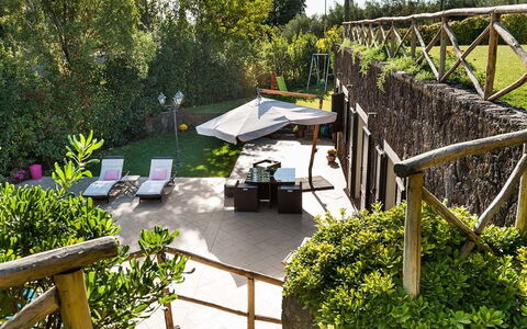 Eden Retreat: Fabriek, Plantengemeenschap, Plantkunde, Boom, Vegetation, Land Lot, Buitenmeubels, Gras, Schaduw, Biome