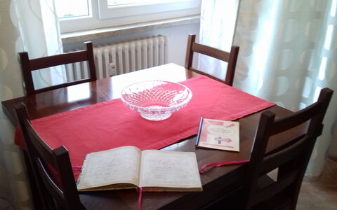 Corallo: Kamer, Meubilair, Eigendom, Tafelkleed, Tafel, Roze, Eetkamer, Linens, Interieur Ontwerp, Textiel