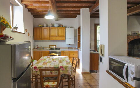 La Casa del Nonno: Meubilair, Interieur Ontwerp, Flooring, Hout, Plafond, Verdieping, Kamer, Keuken, Huis, Verlichting