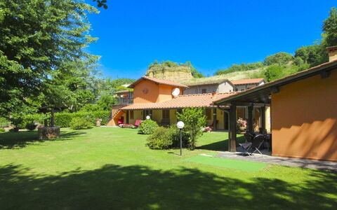 Villa le Balze: Gras, Huis, Woongebied, Struik, Dak, Huis, Landgoed, Landschap, Land Lot