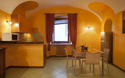 San Domenico Bilocale: Kamer, Gebouw, Eigendom, Interieur Ontwerp, Meubilair, Architectuur, Huis, Onroerend Goed, Verdieping, Plafond