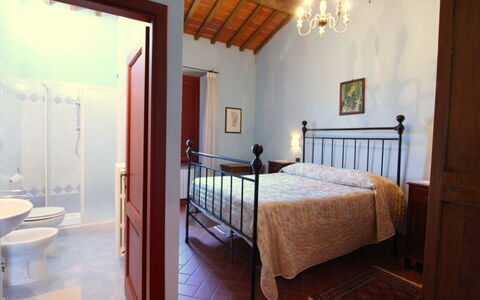 Galleria di Brolio: Slaapkamer, Bed, Kamer, Eigendom, Meubilair, Bed Frame, Gebouw, Laken, Huis, Interieur Ontwerp
