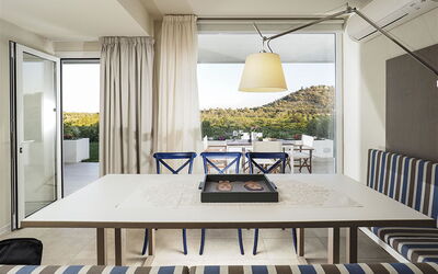 Nocellara: Kamer, Interieur Ontwerp, Meubilair, Eigendom, Plafond, Tafel, Gebouw, Huis, Woonkamer, Verlichting