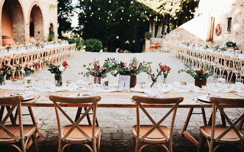 Quercia Al Poggio - Weddings And Events: Decoratie, Tafel, Meubilair, Fabriek, Tafelkleed, Stoel, Architectuur, Interieur Ontwerp, Geel, Functie Hall