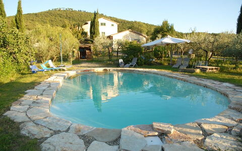 Villa Eleonora: Zwembad, Eigendom, Landgoed, Water, Onroerend Goed, Huis, Villa, Vakantie, Gebouw, Vrije Tijd