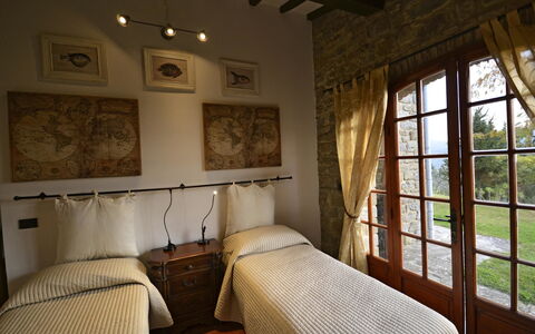Villa Gelsomino: Kamer, Eigendom, Slaapkamer, Meubilair, Gebouw, Interieur Ontwerp, Bed, Huis, Plafond, Laken