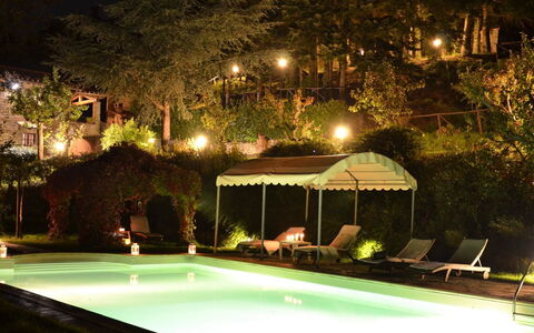 Villa Magnolia: Zwembad, Verlichting, Eigendom, Landschap Verlichting, Toevlucht, Vrije Tijd, Huis, Eco Hotel, Onroerend Goed, Huis