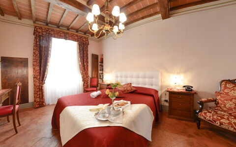 Appartamento Il Teatro: Slaapkamer, Kamer, Meubilair, Eigendom, Bed, Plafond, Interieur Ontwerp, Gebouw, Laken, Bedding