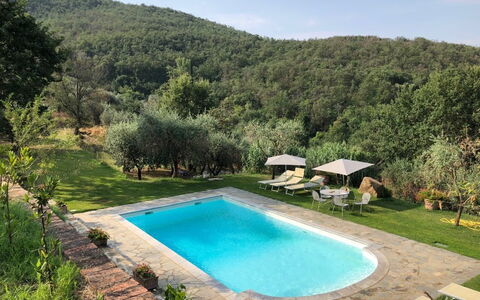 Villa Oleandro: Zwembad, Eigendom, Natuurlijk Landschap, Water, Huis, Onroerend Goed, Vrije Tijd, Landelijk Gebied, Toevlucht, Eco Hotel