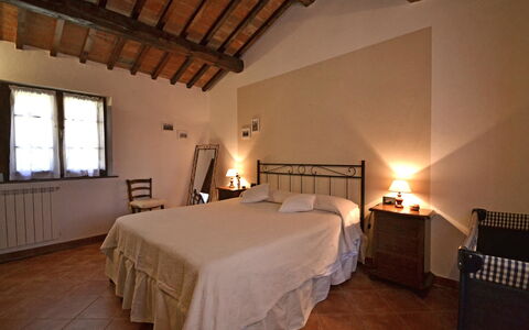 Casa i Pini: Slaapkamer, Bed, Kamer, Meubilair, Eigendom, Laken, Bed Frame, Gebouw, Bedding, Interieur Ontwerp