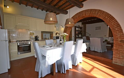 Casa i Pini: Eigendom, Gebouw, Kamer, Meubilair, Onroerend Goed, Interieur Ontwerp, Countertop, Verdieping, Huis, Eetkamer
