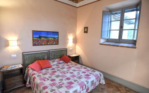 Villa Il Palazzo: Slaapkamer, Kamer, Bed, Meubilair, Eigendom, Laken, Bed Frame, Bedding, Gebouw, Interieur Ontwerp