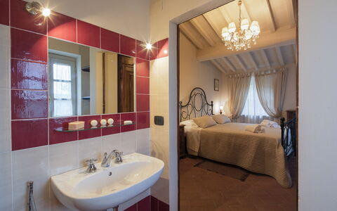 Villa Ginestra: Badkamer, Kamer, Eigendom, Interieur Ontwerp, Meubilair, Gebouw, Muur, Bed, Onroerend Goed, Architectuur