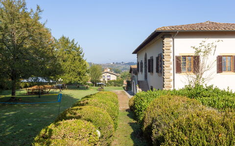 Villa Francesca: Eigendom, Huis, Huis, Onroerend Goed, Woongebied, Natuurlijk Landschap, Landgoed, Tuin, Gebouw, Boom