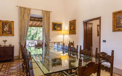 Villa Francesca: Kamer, Eigendom, Interieur Ontwerp, Gebouw, Huis, Meubilair, Eetkamer, Onroerend Goed, Tafel, Landgoed
