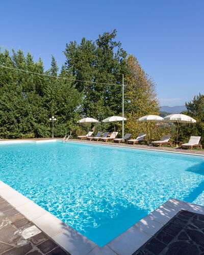 Villa Francesca: Zwembad, Eigendom, Onroerend Goed, Huis, Vrije Tijd, Gebouw, Landgoed, Toevlucht, Huis, Vakantie