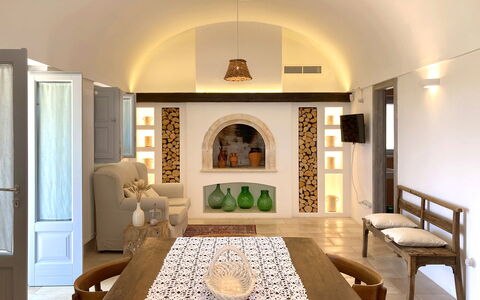 Trullo Oak: Meubilair, Eigendom, Tafel, Stoel, Woonkamer, Hout, Decoratie, Interieur Ontwerp, Architectuur, Flooring