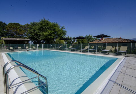 Villa Del Monte: Zwembad, Eigendom, Vrije Tijd, Onroerend Goed, Toevlucht, Gebouw, Recreatiecentrum, Huis, Vakantie, Huis